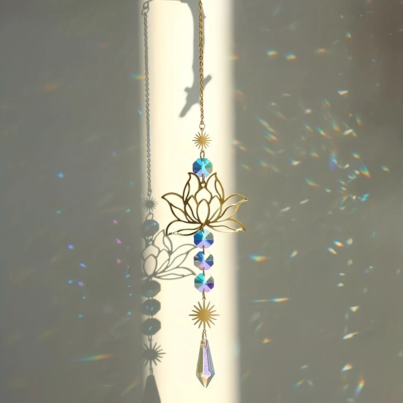 1PcMetalLotusandArtificial Crystal Suncatcher Charm Handmade Applicable Home Wind Chime Pendant Outdoor Garden Plant Decoration